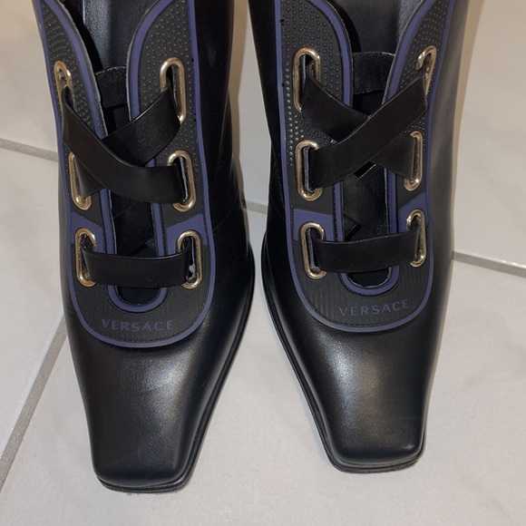 Versace ankle boot/heel - Picture 3 of 12